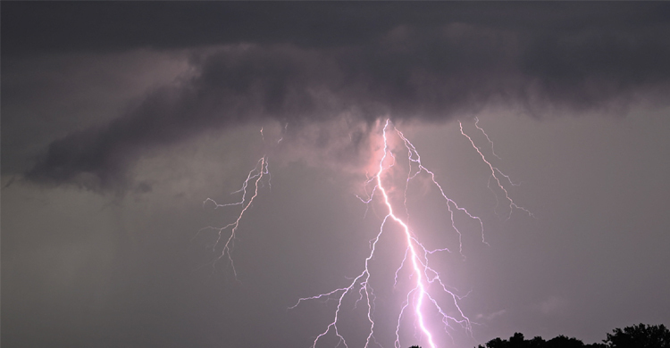 ভারত-নেপালে বজ্রপাতে ৬৯ জনের মৃত্যু